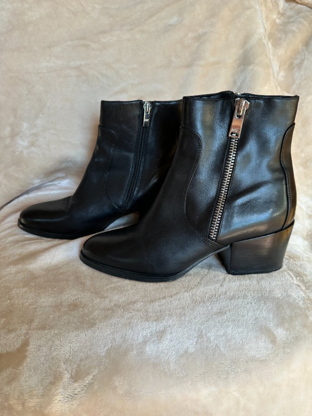 Marc Fisher Black Leather Ankle Boots Women's 8.5 EUC